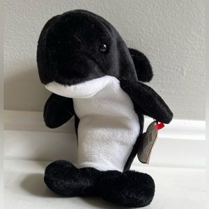 Ty Beanie Baby Waves the Whale